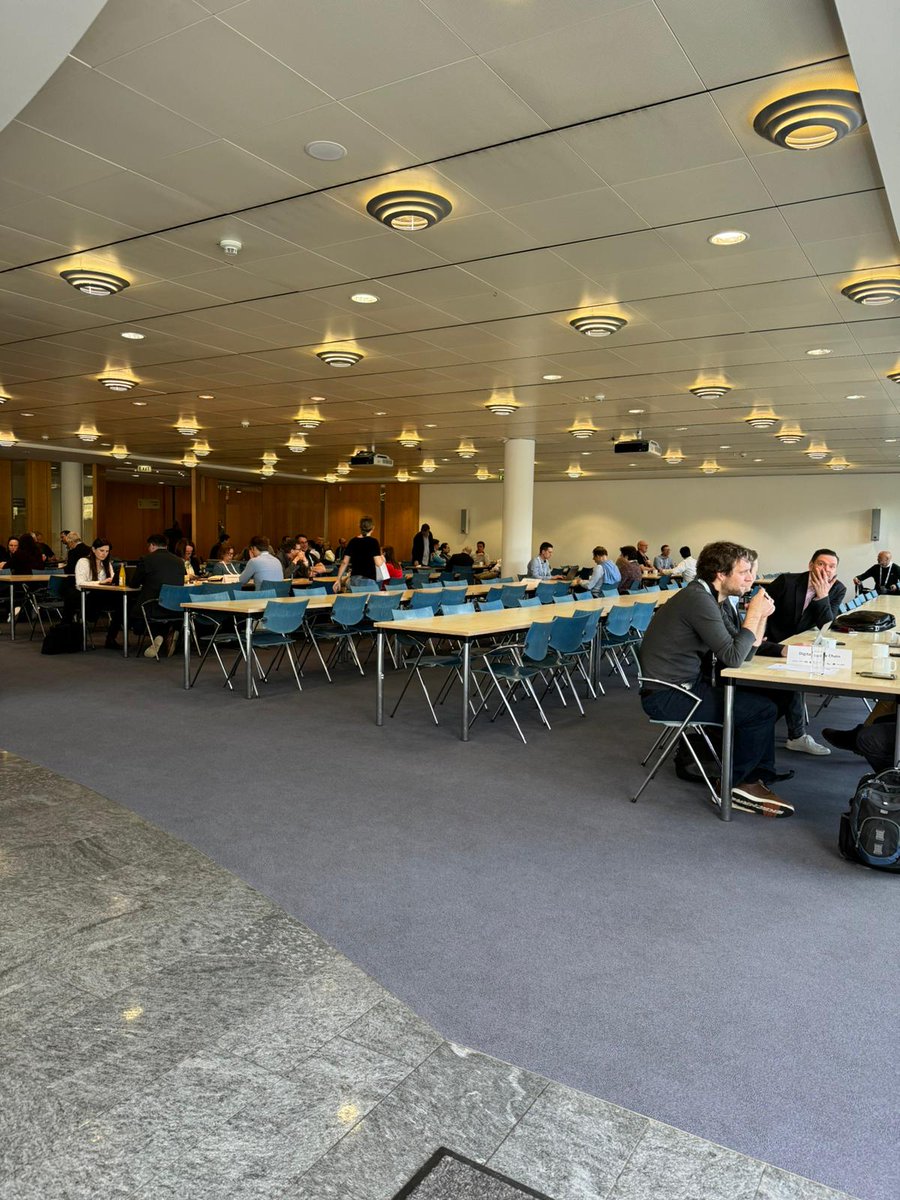 USF_officiel's tweet photo. 🚆Voyage des Présidents de #CommissionsUSF🚆
SIG Leads J2 ➡️ Début des Breakout Sessions à ROT sous un beau soleil ☀️
#S4HANA #DigitalSupplyChain #ALM #Data #Analytics #Finance #HXM #BTP #Sustainability #AI #SAP #USF https://t.co/xgz8cNJCsT