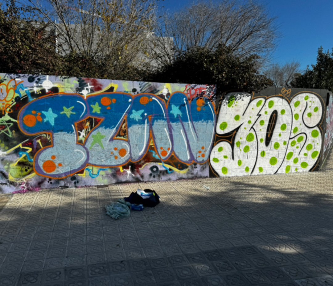 Artist: @Noaieone
Wall: #Barcelona #MurMetal·lúrgiaambMotors #pintura #colores #muralismo #mural #streetartbarcelona #arteenlacalle #artalcarrer #artist #art #streetartbcn #graffiti #graffitibarcelona #instagraff #streetart #barcelonastreetart #montanacolors #wallspot
<a href="/rebobinart/">Rebobinart</a>