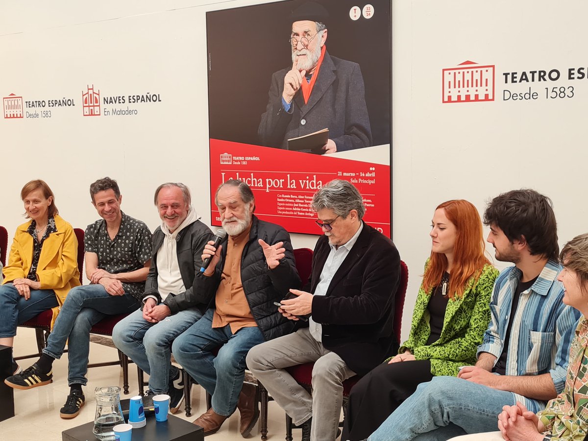 Teatro_Arriaga's tweet photo. Nos hace una enorme ilusión estar con toda la compañía, encabezada por Ramón Barea, presentando LA LUCHA POR LA VIDA en Madrid, en el @TeatroEspanol.
Ya queda menos para el estreno de mañana 😍
#TeatroArriaga #Madrid https://t.co/Lt442Fr4N9