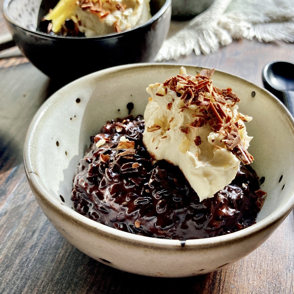 It's International Day of Happiness! 🌈 Nothing makes us happier than a risotto-inspired sweet treat! Check out this mouthwatering Chocolate Black Rice Pudding. What makes you happy? 🥰 #internationaldayofhappiness #happiness #foodmakesushappy #foodie #RisoGallo