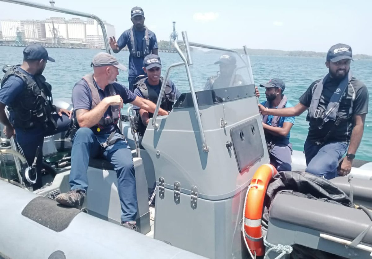 UNODC_MCP's tweet image. #HappeningNow! Second #RHIB Familiarization Course in #SriLanka🇱🇰 provided by @UNODC_MCP to @SLCoastGuard, aimed at enhancing their practical capabilities in boat handling🛟 navigation🚤anchoring⚓ maintenance &amp;amp; troubleshooting!🌊
Funded by #Japan🇯🇵
#BorderManagement