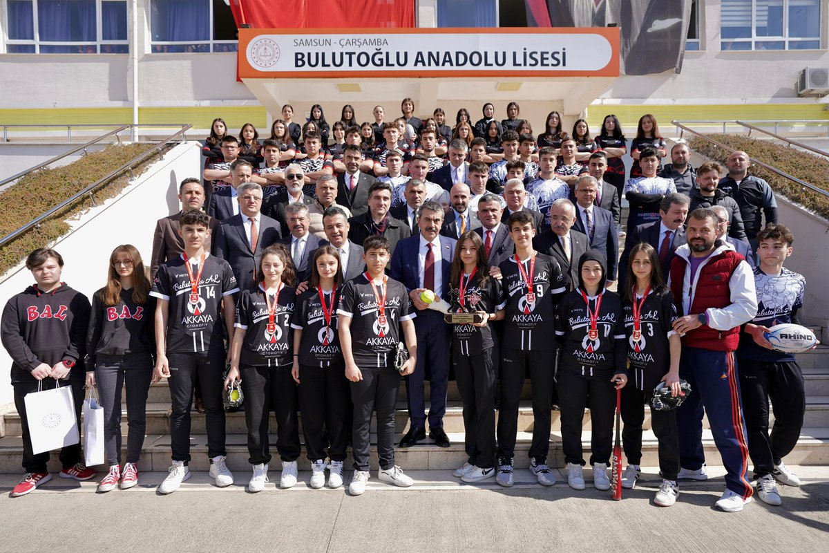 📍Çarşamba/Bulutoğlu Anadolu Lisesi

Ülkemizin ve Çarşamba’nın geleceği olan gençlerimiz güçlü, dinamik ve heyecanlı…

Eğitimin sahadaki gücü meslektaşlarımızla bir araya gelerek fikir alışverişinde bulunduk. İstişare kültürüyle büyüyen eğitim sistemimizi öğretmenlerimizin