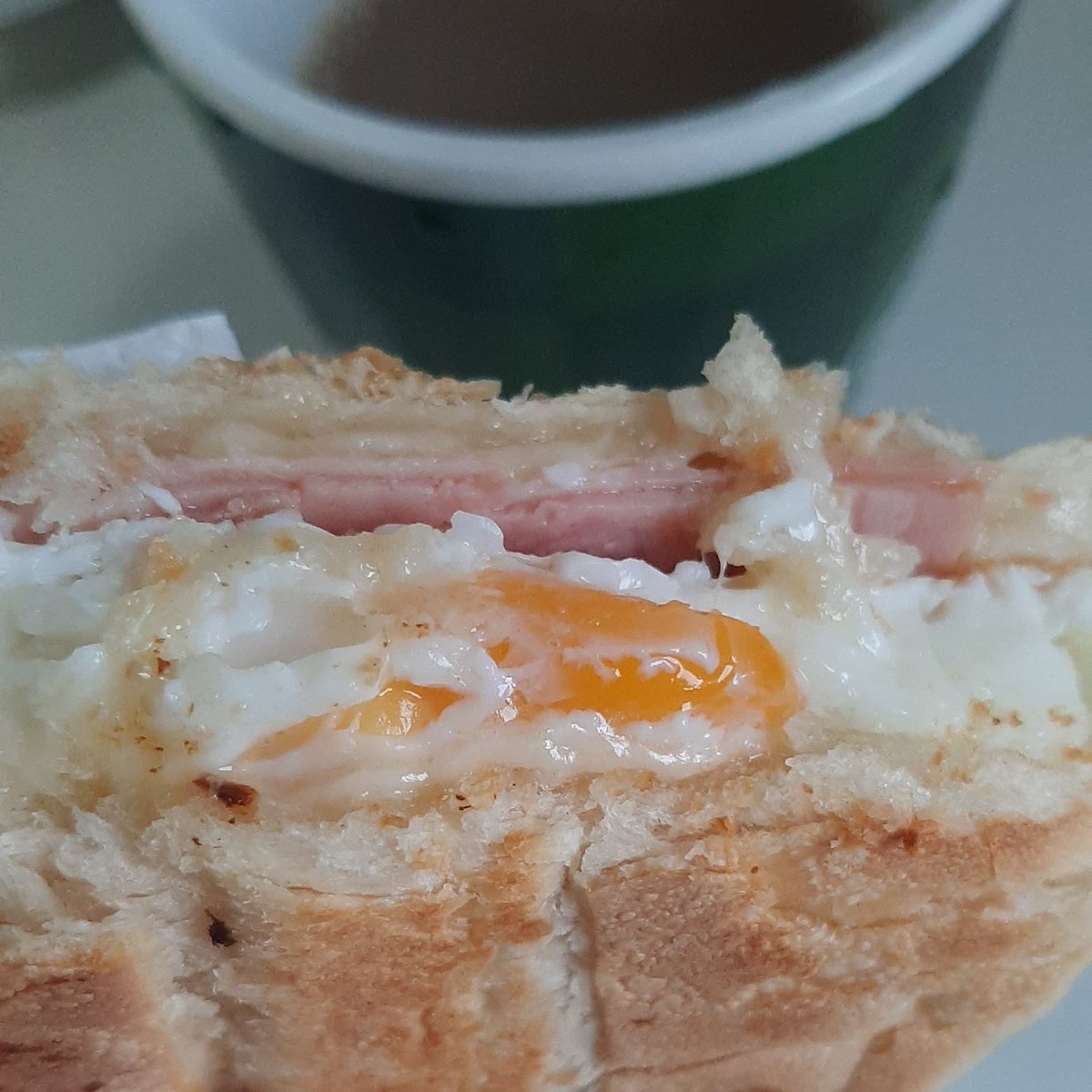SergioPress's tweet photo. #bdsp 

Bom-dia @sabinasimonato_ @rodrigobocardi 

Para começar bem o dia um delicioso café com leite e pão com ovo frito + presunto. 

Vamos que vamos. Saúde e Paz. https://t.co/RKbT2uV6VX