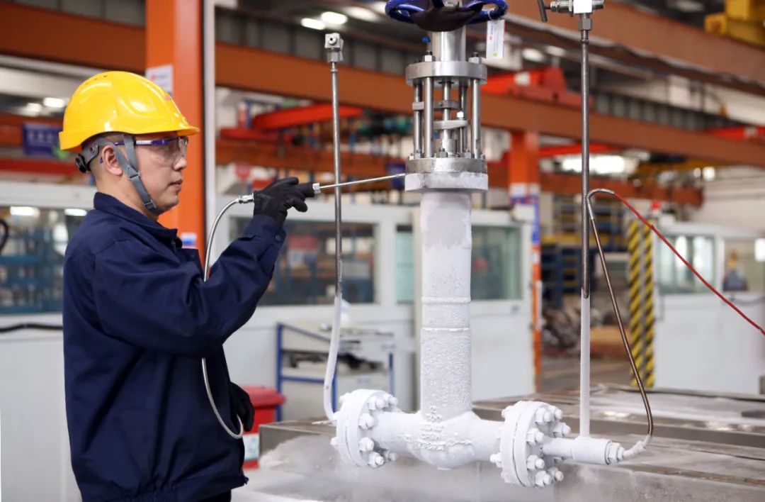 SND_China's tweet photo. Exciting news! Neway Valve (Suzhou) in #Suzhou New District (#SND) has just been named among Jiangsu's 8th batch of single champions in the manufacturing industry. A nod to its top-notch production quality and market leadership. #SNDUpdates @GoJiangsu https://t.co/AjgVQYCXl3