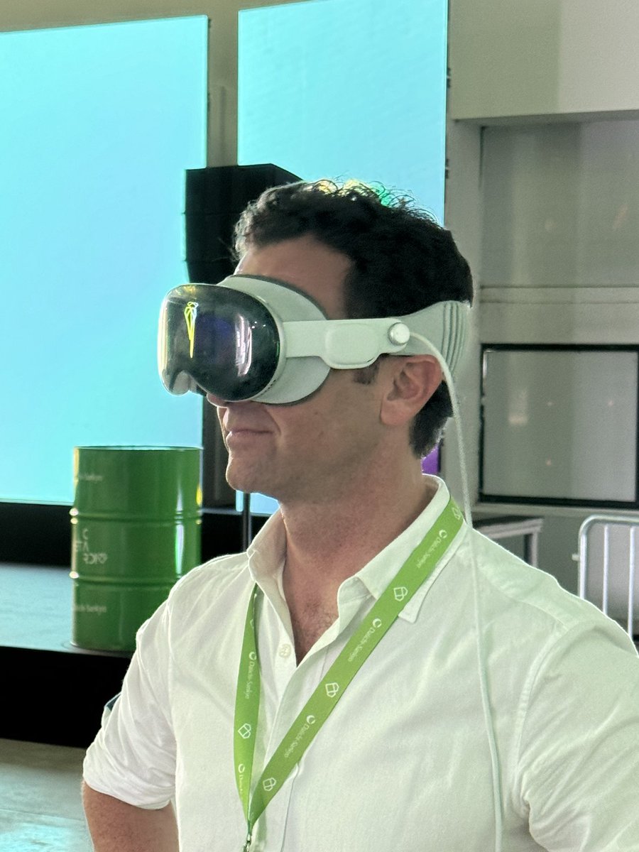 luiscamposcau's tweet photo. El futuro de la formacion inmersiva , ya esta aqui, y si.. la inteligencia artifical @juliomayol nos va a sustituir, podeis estar tranquilos.@immersive_oasis @DaiichiSankyoES . https://t.co/mTiuhvbZFX