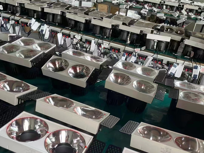 Dona27676154's tweet image. Elevate your space with precision lighting! 💡 Our COB dual-head downlights deliver unmatched excellence with SCDM&amp;lt;5, SCDM&amp;lt;3, SCDM&amp;lt;1, ensuring enduring color consistency. Tailored to perfection, experience the future of lighting technology today! ✨ #TechLighting #CustomSolutions