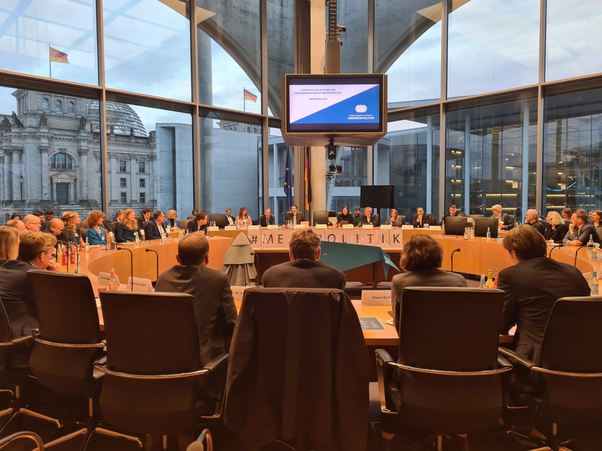 🌊🐟🚨 Gestern Abend erstes Treffen des neuen Parlamentskreises Meerespolitik im Bundestag - Danke an @schneider_cux @JN_Gesenhues @Perrywedel @olafinderbeek & @OceanUnger. Alle sind sich einig: Mehr #Meeresschutz - und das JETZT!

@StefWenzel #SaveOurOceans