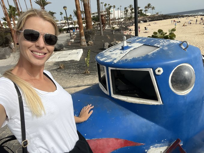 Children hiding inside a submarine = one free second to take a selfie! Hello everyone, have a lovely