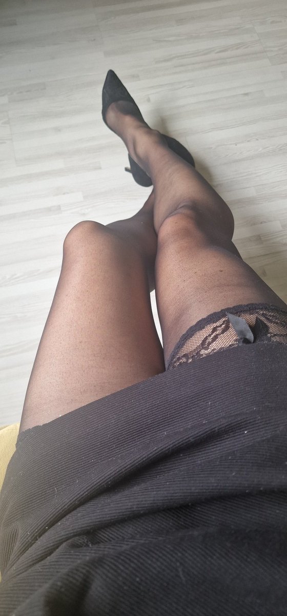 nicolamason84's tweet photo. Today's heels and legs👠 #heels #highheels #tights #stockingsandheels #stockings #hose #pantyhoseperfection https://t.co/L6gDX0jtks