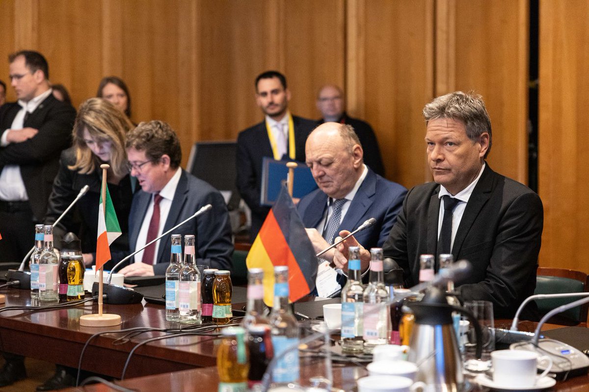 swissinfo.ch (@swissinfo_en) on Twitter photo Swiss Energy Minister Albert Rösti, alongside counterparts from Germany and Italy, signed a gas solidarity agreement in Berlin on Tuesday. Under this accord, the trio pledged mutual support in supplying gas to safeguard customers in times of crisis. buff.ly/3INhD1X Swiss Energy Minister Albert Rösti, alongside counterparts from Germany and Italy, signed a gas solidarity agreement in Berlin on Tuesday. Under this accord, the trio pledged mutual support in supplying gas to safeguard customers in times of crisis. buff.ly/3INhD1X