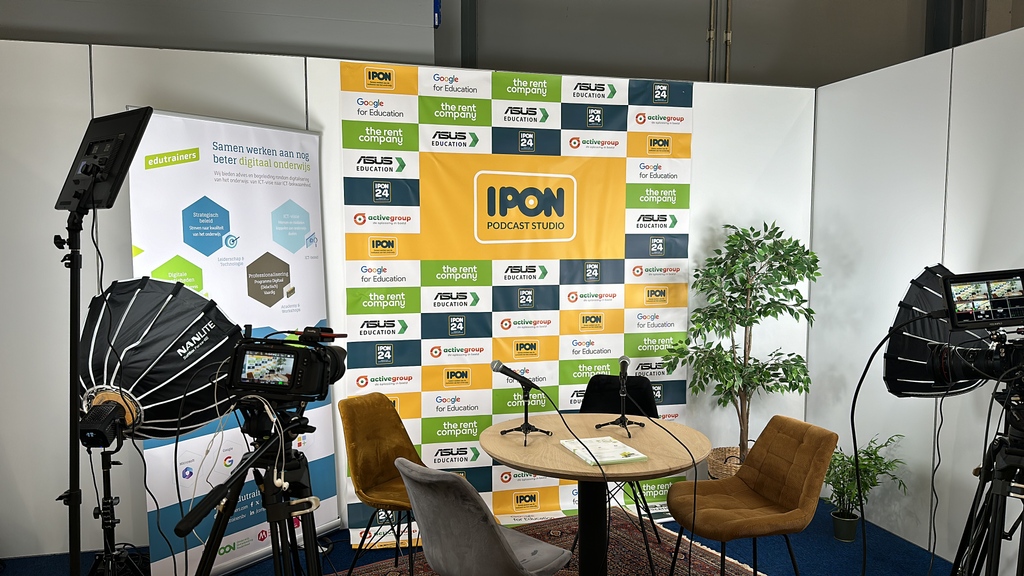 Vorige week hebben we al 3 van de 12 gasten van de IPON-podcast in de spotlight gezet! Deze week volgen 3 bevlogen gasten: Annemarie Buvelot, Sabine Bruininx en Victor van der Plas.

Link naar deze afleveringen: l8r.it/5Mnh

#onderwijs #podcast #digitalegeletterdheid