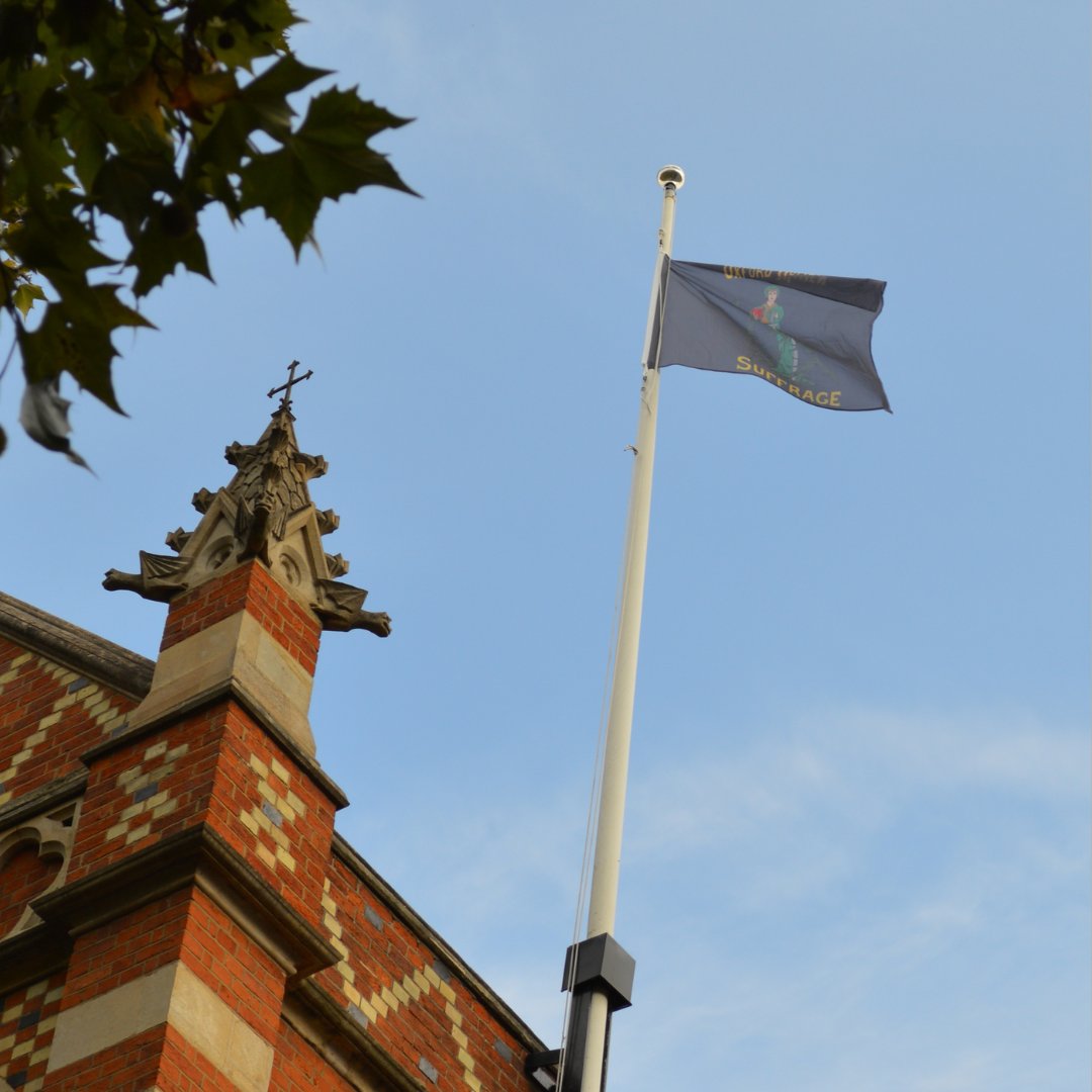 This #WomensHistoryMonth Keble is flying the Oxford Women's Suffrage flag