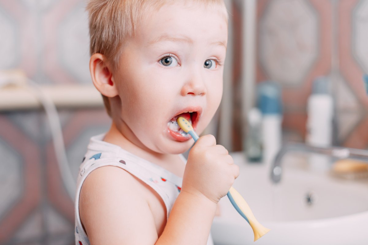 Our practice note, produced with @NHSChildsmile, is a tool to prompt reflection and develop approaches to toothbrushing, supporting good oral hygiene throughout life. Download Supporting healthy smiles from #TheHub here cihub.info/SupportingHeal…. #WorldOralHealthDay