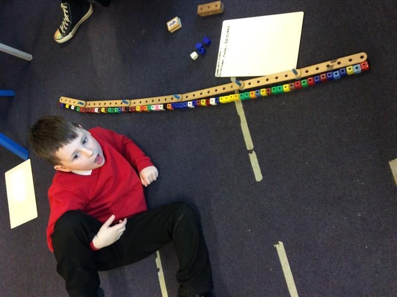 Using cubes to measure in the year 1 construction.