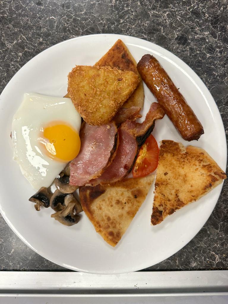 munch_belfast's tweet photo. Want a hearty breakfast to keep you full?🍽️

Why not pop into Munch for our selection of fry ups🌟

Choose from:

🥓Buzzing Belfast Fry

🥓Giant’s Causeway Fry 

🥓The Titanic Fry

…and many more!

Open from 8am - 6pm daily, with breakfast served all day⌚

#munchbelfast https://t.co/ObbrLg5GGg