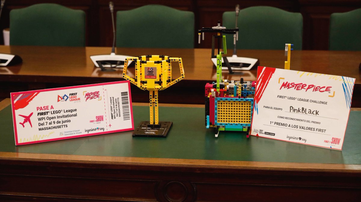 🏫 El alcalde ha recibido hoy al equipo PinkBlack, formado por alumnos de 5º y 6º de Primaria del Colegio Villaeuropa, que el pasado sábado 16 lograron el 1º premio nacional en la categoría de Valores en la 18ª edición de la First Lego League.

ℹ️ tinyurl.com/colevillaeuropa