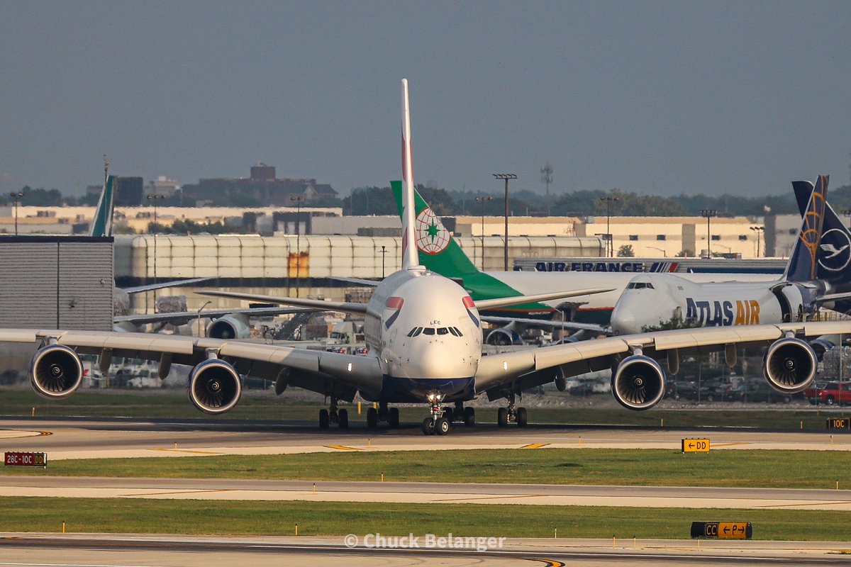 Coming at ya! From ORD back in the day. #chooseohare  #chicago #aviation #aviationdaily #aviatornation #avgeek #avgeeks  #planespotting #planespotters #planespotter #ordairportwatch #planephotos #planepictures @fly2ohare