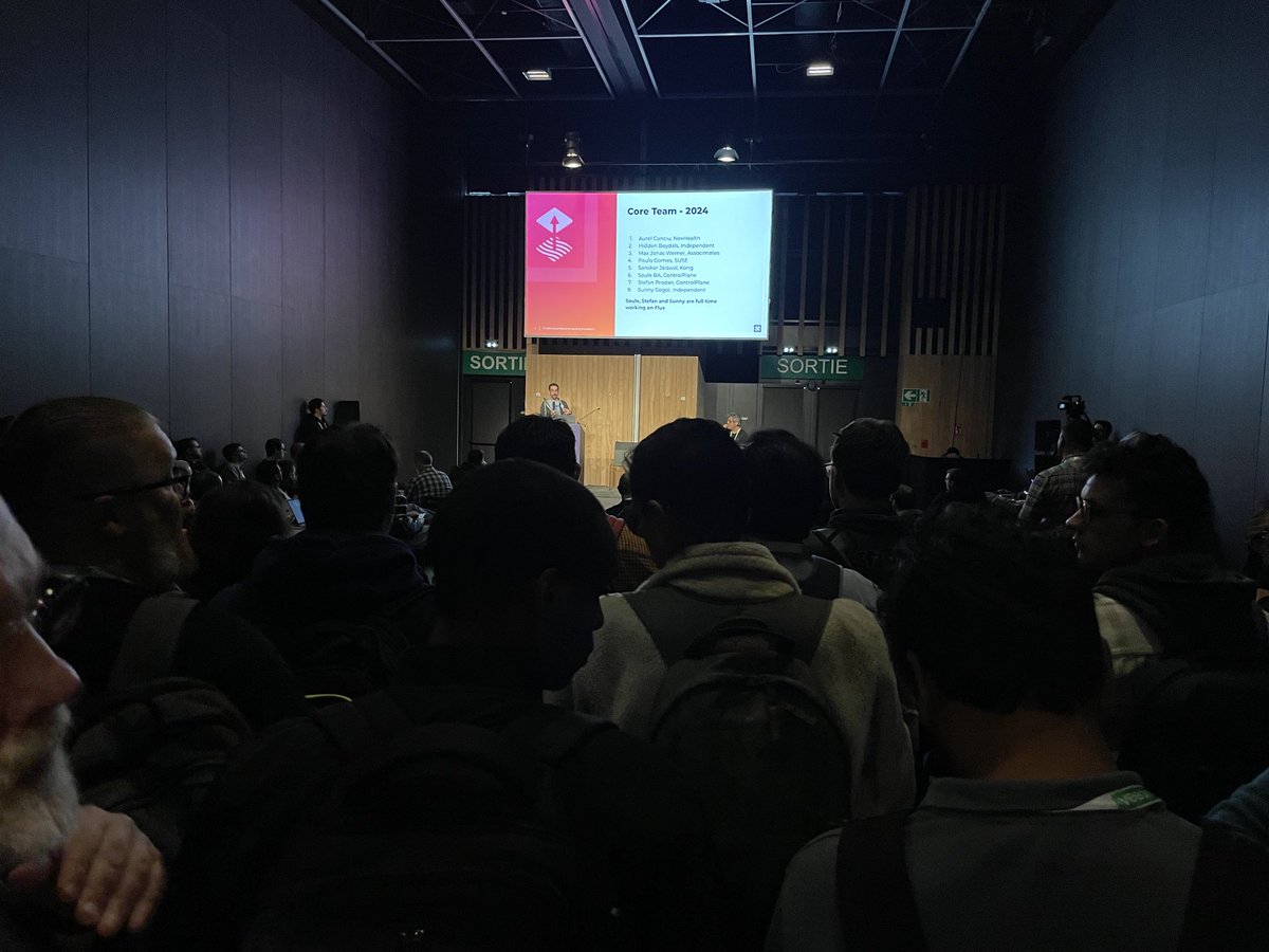 fluxcd's tweet image. Packed Flux BoF at @KubeCon_ about our growing ecosystem! For more info on the Flux blog post and press release fluxcd.io/kubecon/ #gitops