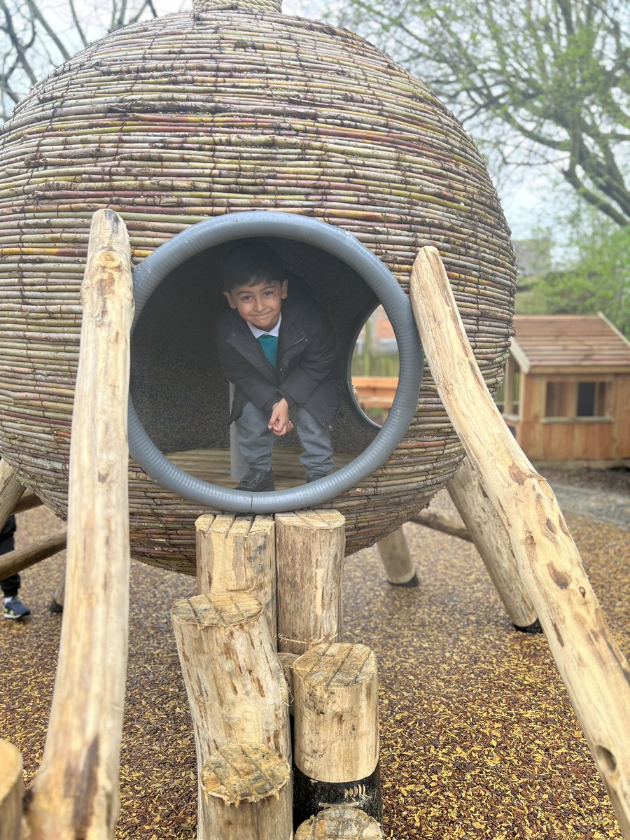 Our first visit to explore in our new outdoor area.. what an amazing morning. Nursery had SO much fun 😍
#eyfs #eyshare #outdoorlearning #TeamTindal @arktindal @Flights_Fantasy 🤩