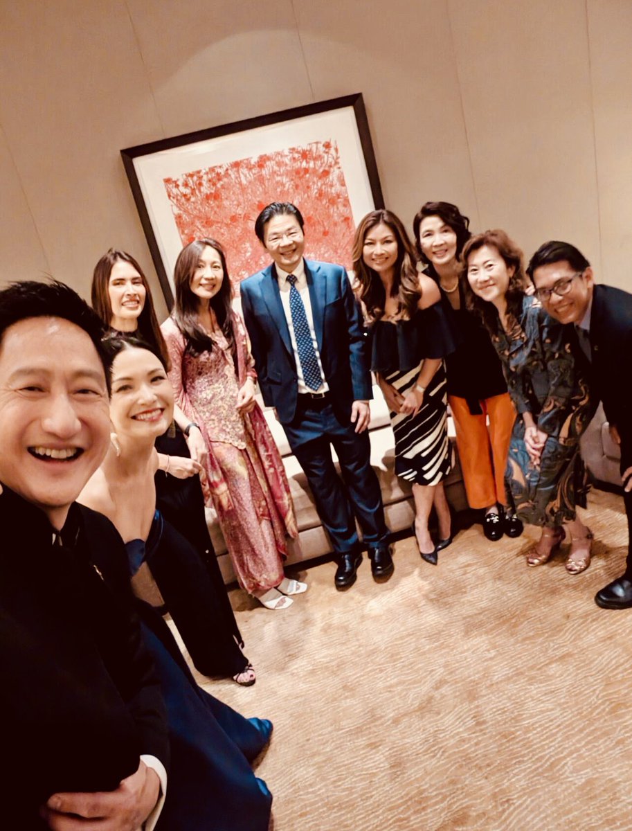 Meeting Singapore DPM Lawrence Wong for the first time in conjunction with the silver jubilee celebration of @ChannelNewsAsia . Happy Birthday CNA 🎂 & many happy returns 🥂 ( 📸 by Steven Chia)