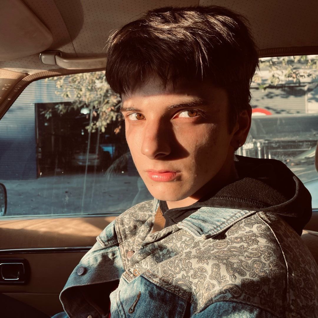 jnginpoems's tweet photo. vou ser polemica nesse aqui mais eu acredito muito no enzo gremista viu ???? sla combina com ele e piora porque eu acho que o matias também eh !!! ( briguem com quem ficou botando aquele estático do matias gremista na minha tl https://t.co/TjsN4WciZu