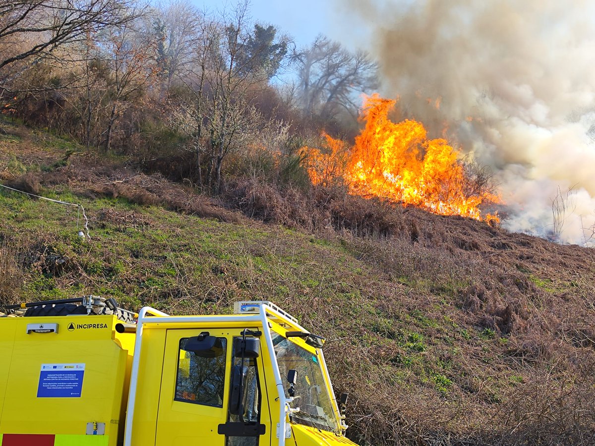 #QueimasPrescritas #RxFire @incendios085 #AxentesAmbientais 🚔 #BBFF 🚒 #PTIncendios #EPRIF 🪔 Adestramento #SEMOP Práctica con #XeoCodeLite