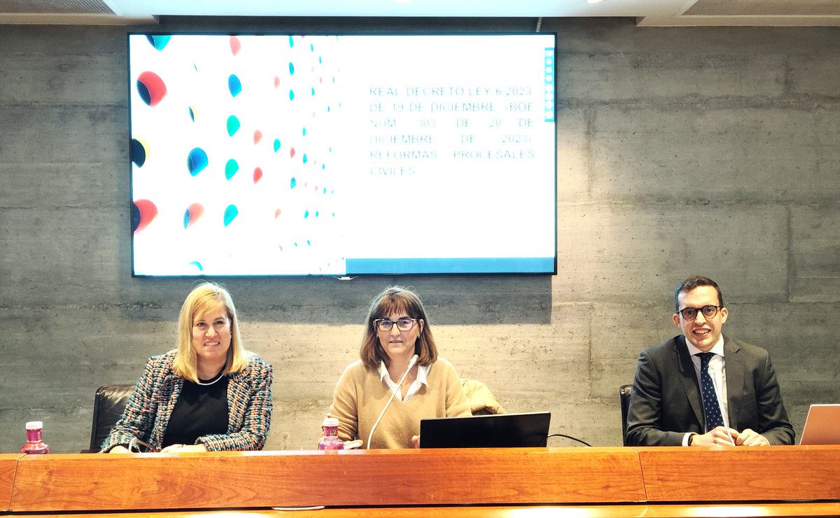 Escuela de práctica jurídica del ICA Bizkaia (@epjicabizkaia) on Twitter photo Comienza la jornada sobre la LEC tras las modificaciones operadas por el RDL 6/23, de 19 de diciembre, con
Ana García Orruño, Magistrada de la Audiencia Provincial de Bizkaia.
Presenta Maite Morillo, Decana del <a href="/icabizkaia/">Ilustre Colegio de la Abogacía de Bizkaia</a>.
Modera <a href="/LloninBorja/">Borja Llonín</a>.
#FormaciónEPJ Comienza la jornada sobre la LEC tras las modificaciones operadas por el RDL 6/23, de 19 de diciembre, con
Ana García Orruño, Magistrada de la Audiencia Provincial de Bizkaia.
Presenta Maite Morillo, Decana del <a href="/icabizkaia/">Ilustre Colegio de la Abogacía de Bizkaia</a>.
Modera <a href="/LloninBorja/">Borja Llonín</a>.
#FormaciónEPJ