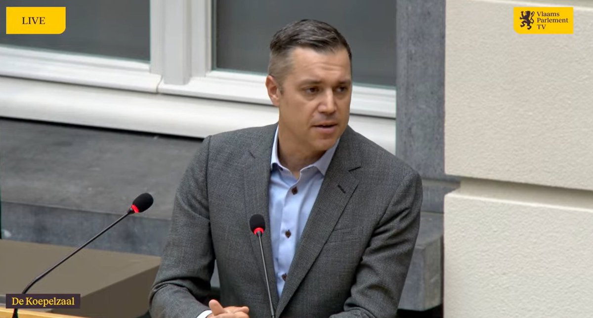 💬“In Vlaanderen hebben we geïnvesteerd in onze binnenvaart zodat schepen met 3 à 4 lagen containers gebruik kunnen maken van onze waterwegen. Maar Brussel blijft achter. Op deze manier worden de Vlaamse investeringen in de binnenvaart tenietgedaan”, zegt <a href="/JeroenTiebout/">Jeroen Tiebout</a> (<a href="/de_NVA/">N-VA</a>)