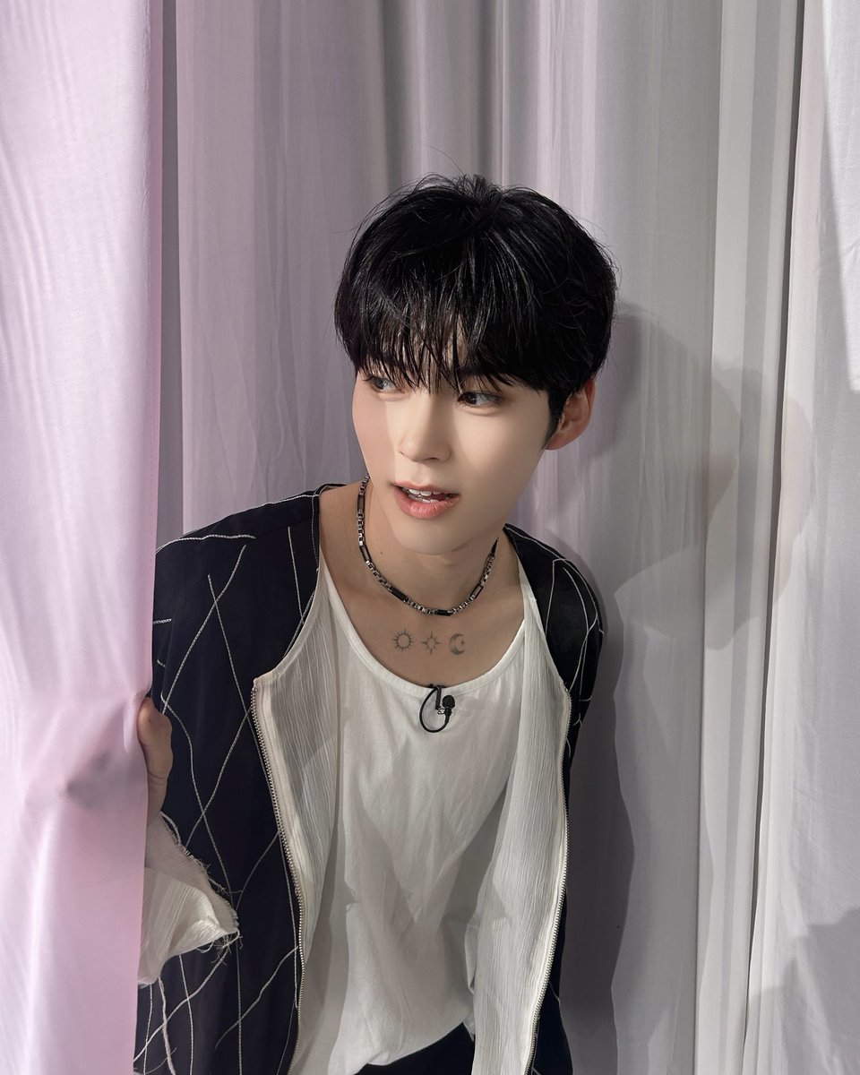 _𝗭𝗘𝗥𝗢𝗙𝗢𝗖𝗨𝗦 ABEMA 「ZEROBASEONE Japan Debut Party