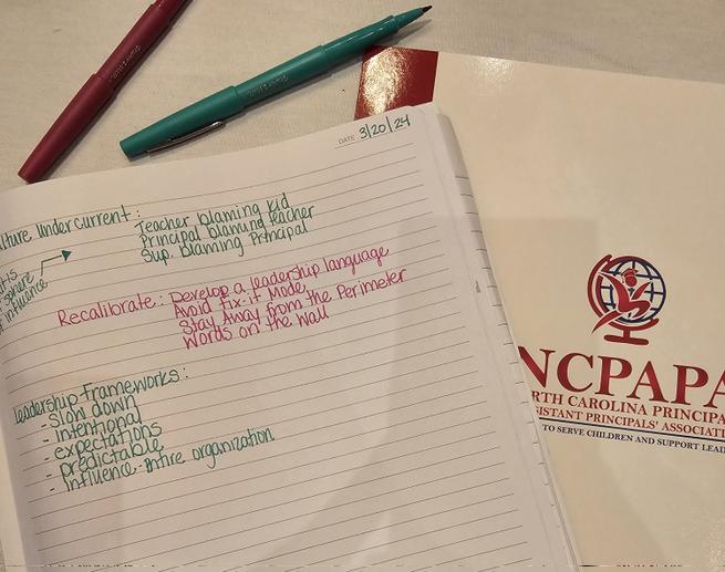 Lindsay Merritt tweet media