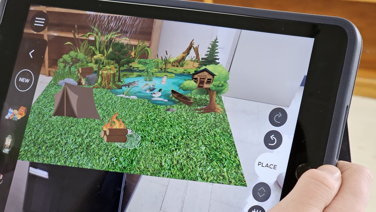 Mr_Oldfield's tweet photo. This is a total app-smash of @CanvaEdu , @ARMakrApp , @AppleEDU Ss used graphics from Canva, download image with transparent background, and Ar Makr to create a Hunger Games Arena in augmented reality. #madewithipad https://t.co/ZiNLZxFao6