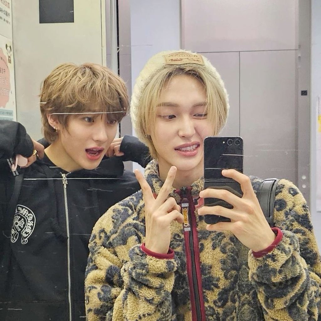 parkwonbinpics's tweet image. happy birthday to our precious brachio 🎊🦕🫶🏻

ALWAYS BY ANTON’S SIDE
#321ItsAntonDay
#앤톤과_함께잖니_이렇게영원히