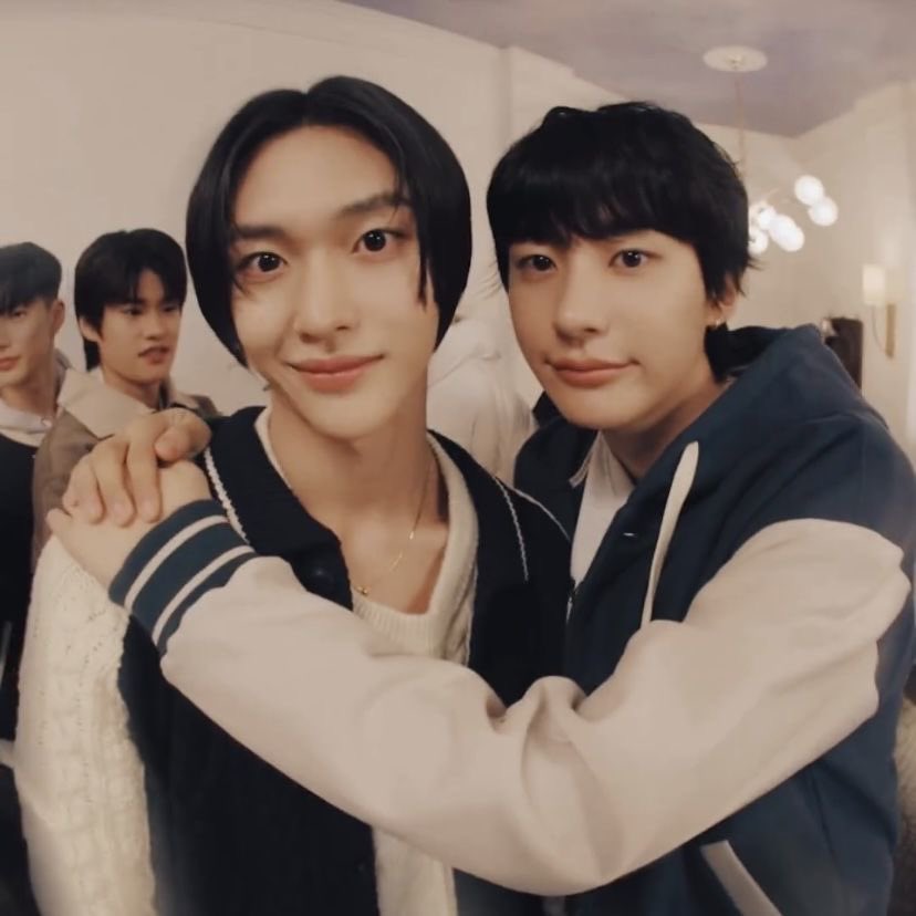 parkwonbinpics's tweet image. happy birthday to our precious brachio 🎊🦕🫶🏻

ALWAYS BY ANTON’S SIDE
#321ItsAntonDay
#앤톤과_함께잖니_이렇게영원히