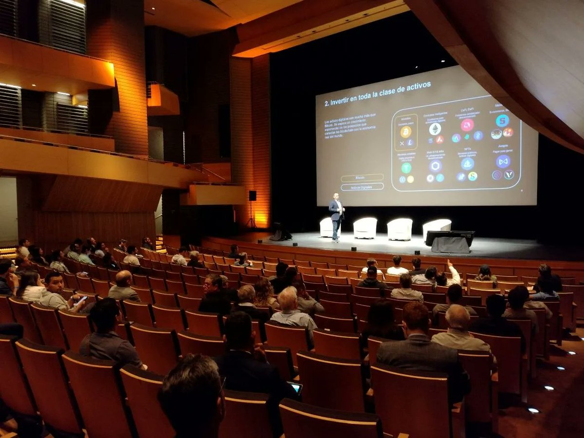 CointelegraphEE's tweet photo. Cointelegraph en Español presente en el evento CriptoSummit en Santiago, Chile🇨🇱🔥
@CriptoSummit
#Criptosummit2024 https://t.co/QNLqD07XVE