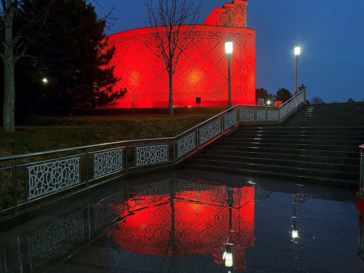BexxVlog's tweet image. By the way, about Samarkand, honestly, many mosques seemed similar and dull, especially after Bukhara. But when I experienced the evening, I was impressed by the illumination; they really nailed it. I was totally captivated

#Samarkand #Uzbekistan #paulbexx #bexxvlog