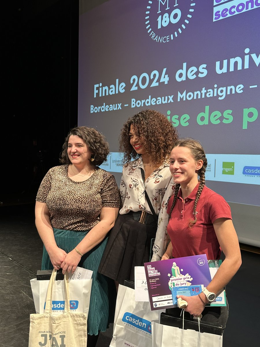 #MT180🎤 🏆Les lauréats de la finale régionale sont Coralie LE PICARD @UnivLaRochelle (1er prix du jury) et Seyta LEY-NGARDIGAL @univbordeaux (prix du public) 👏 Bravo aux #doctorants ➡️recherche.univ-pau.fr/fr/science-et-…