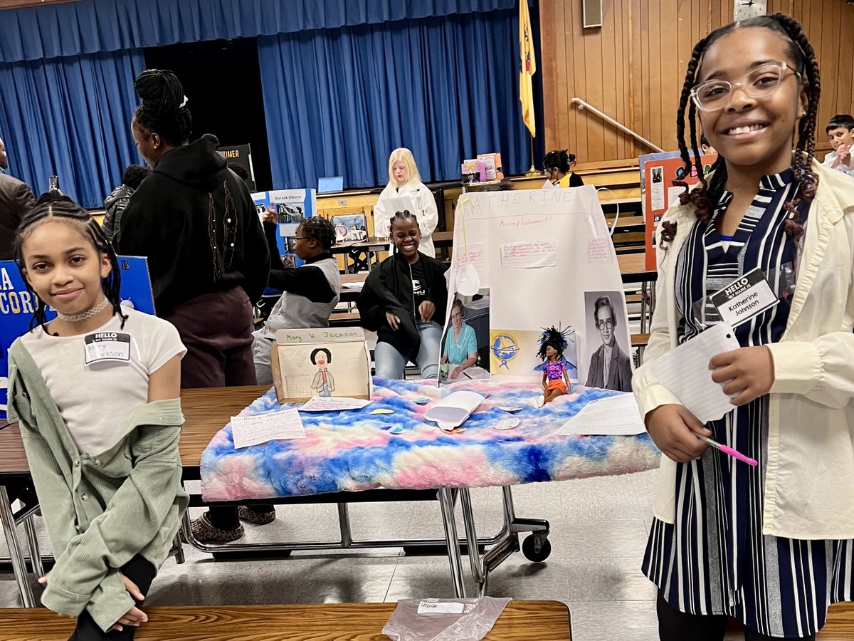 Students in Nazia Ali's 5th-grade class at M.L. King Intermediate celebrated contributions of African Americans in #STEM fields with a Living Museum! Students dressed up and took on the persona of their subject and taught guests how they advanced STEM. #PwayLearns #PwayPride