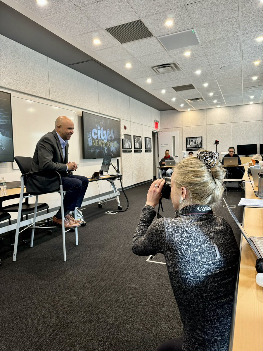 When it comes to housing, New York is facing “an historic crisis,” @NYCHousing Commissioner @AdolfoCarrion tells @columbiajourn City Newsroom reporters. Interview coming soon => citynewsroomcjs.com
