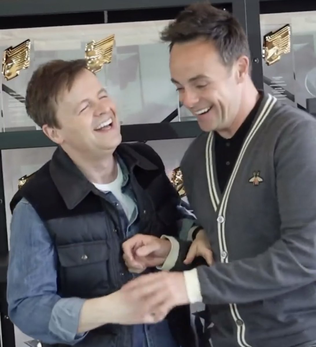 “The best friend a man could have.” - Dec, to Ant in 2021. 🥹

It warms my heart finding gems such as these. They’re just adorable. 🥰📸

#antanddec #antmcpartlin #declandonnelly #SaturdayNightTakeaway