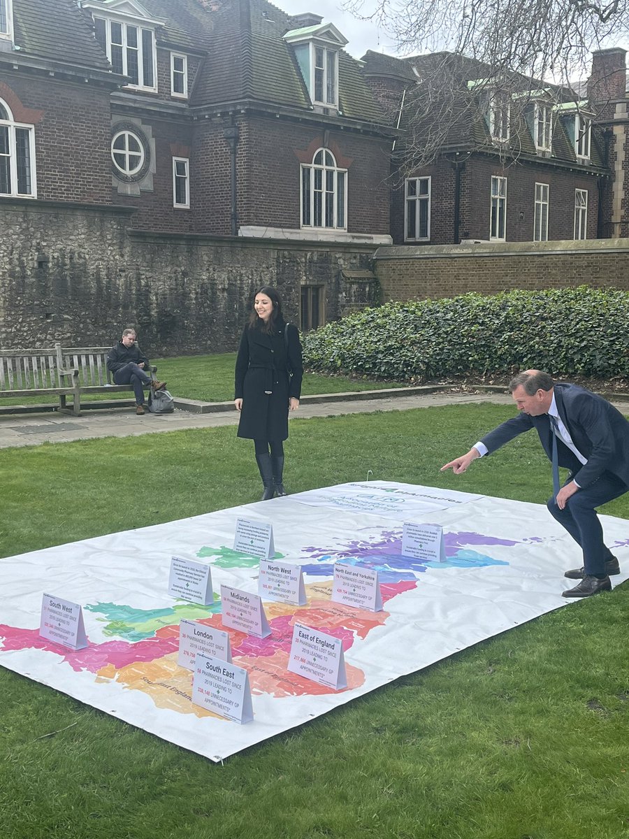 saghir7's tweet photo. Supporting @AIMpharmacies @LeylaHannbeck with our #Fight4Pharmacies campaign at #Westminster. We need our MPs to understand the consequences of inadequate funding for the sector and how it impacts patients and their safety @ImaanHealthcare https://t.co/XEQe3E79Do
