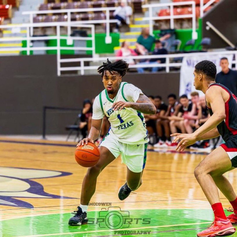 portal_updates's tweet photo. Daniel Nixon (@showtimednix) of Western Texas College (JUCO) is available. 

The 6’7” G/F averaged 16.5 points on 43% shooting, 5.9 rebounds, and 1.9 assists. Nixon is also highly academic and has a 3.7 GPA. 

Started off at GW, and has 2 years of eligibility remaining. https://t.co/2yrb5Sat7M