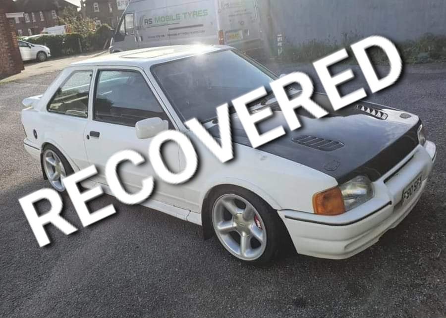 *RECOVERED* White Series 2 Escort RS Turbo #F80SPX #Stolen from Grays on Sunday night has been found in South Ockendon completely stripped with the slam panel cut off & the front wing ripped off #stolenosfs @EP_SVIU @essex_crime @EssexPoliceUK @EPRoadsPolicing @EPDogs