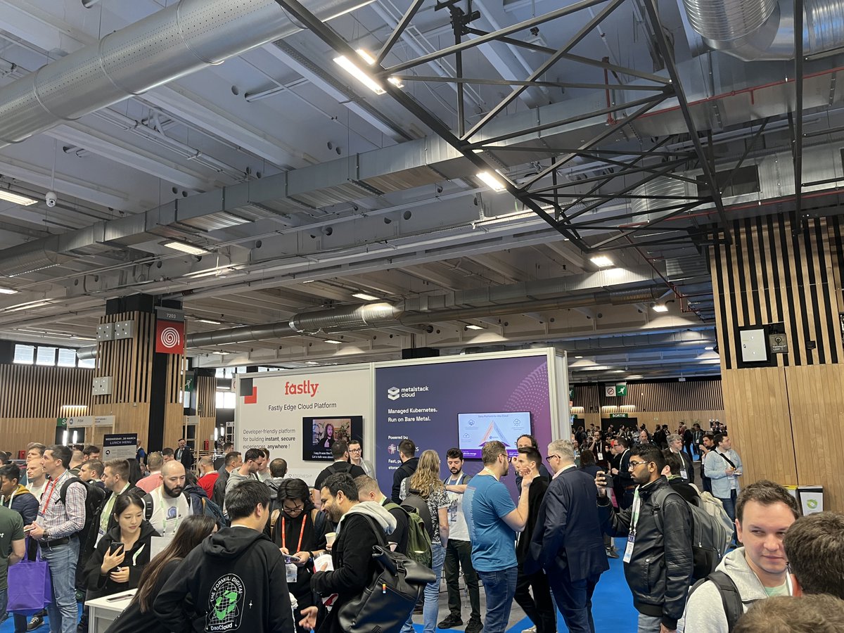 Cloud Storages Services is growing at a rate of 20%! Come by stand M9 at KubeCon Europe and learn how to build a high-performance, scalable cloud data platform. We're here for you. storagenewsletter.com/2024/03/20/clo…  #kubecon #lightbits