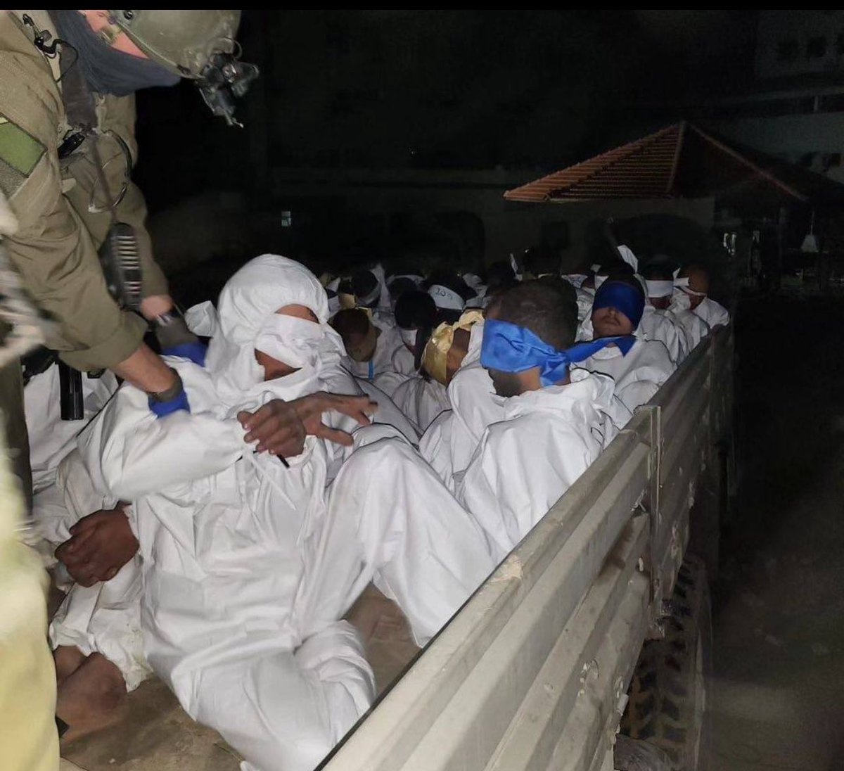 ShaykhSulaiman's tweet image. BREAKING: ISRAEL TAKE MORE CIVILIANS HOSTAGE FROM AL-SHIFA

They took 160 palestinians hostage including;

✅ Intensive Unit Team
✅ Dr. Nihad Abed
✅ Dr. Mu'nis Muhaisen
✅ Senior Nurse Rohi Labban
✅ Nurse Kamal Kishko
✅ Orthopaedic Team
✅ Dr. Murad Al-Quqa
✅ Nurse Yosef Abo…