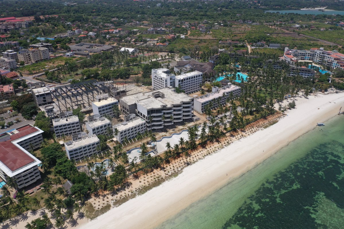 daktari_MS's tweet image. As a architect, I've always been passionate about pushing boundaries and exploring new horizons within my field. However, recently, I've found myself venturing into uncharted territory - the world of drones and their applications in surveying.

#DronesInConstruction #3DMapping