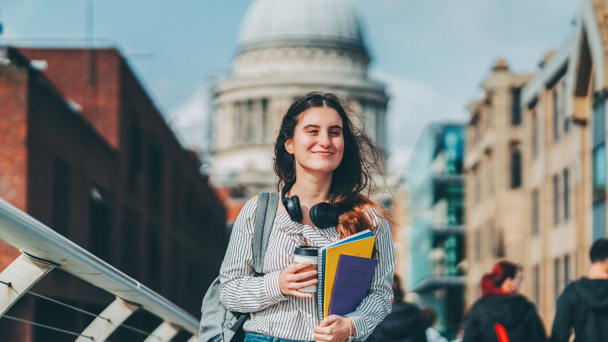 📢 Students! If you've sorted your accommodation for next year, you'll need to start thinking about your moving in checklist: ✅ Wi-fi ✅ Gas, water, electric ✅ TV Licence For more information on how to pay for a licence, watch our video ➡️ youtu.be/KolXkUHBRtA