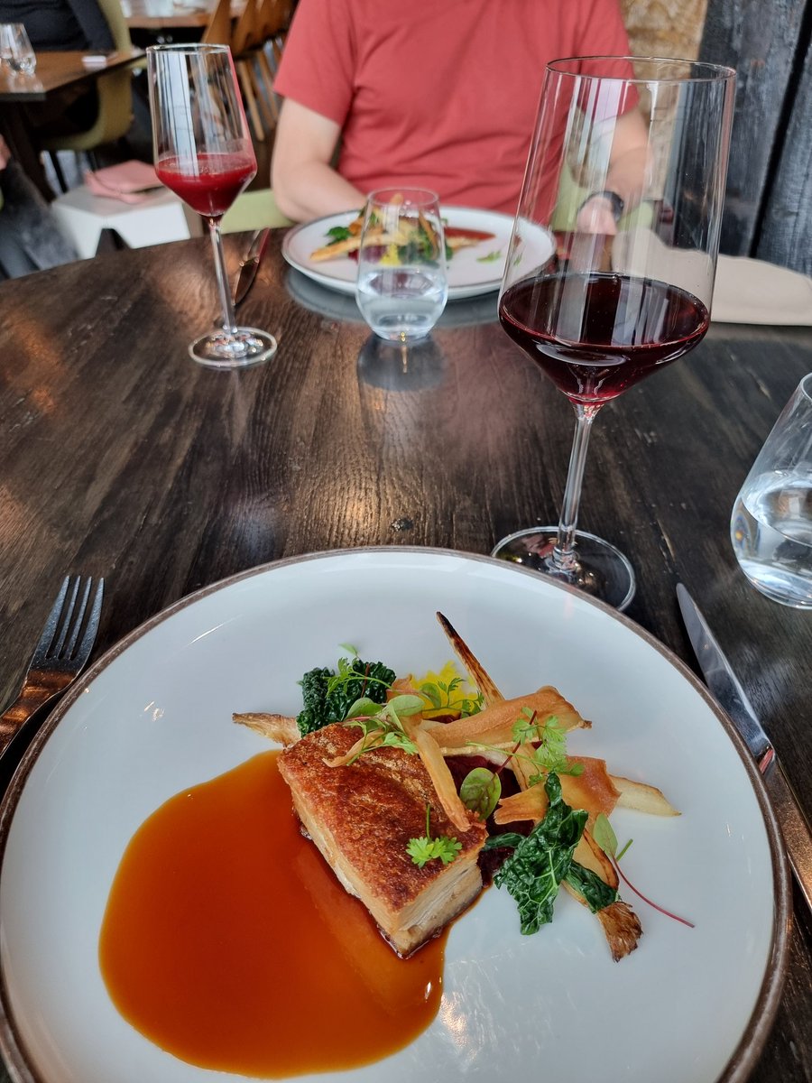 Simstr's tweet photo. Sobotní hodování u obědového menu v mém oblíbeném Entrée Restaurant 😊 #lunch #food #olomouc #entreerestaurant https://t.co/jpjeL8iRGI