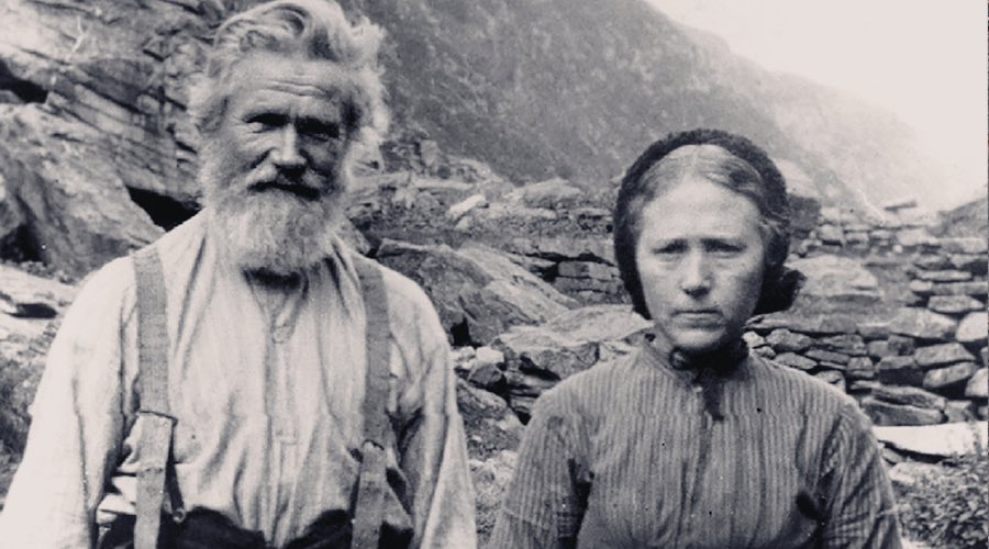 BradshawFND's tweet photo. https://t.co/975JTnKExF It is now over 100 years since one of the most significant cultural monuments in Western #Norway was first made public. In the journal Oldtiden in 1912 one could read an article with the title; "Five rock carvings at the farm #Vingen, Outer Nordfjord". https://t.co/b67to5ALEz