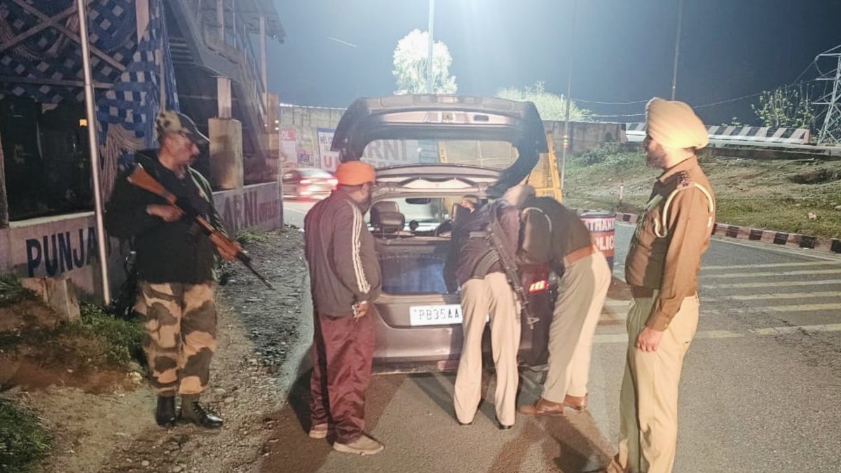 PathankotPolice's tweet image. Pathankot Police have launched #intensive #night patrols and checking in wee hours of the day to #ensure the #safe environment for the #residents of district Pathankot area.
#SafePunjab
#YourSaferyOurPriority