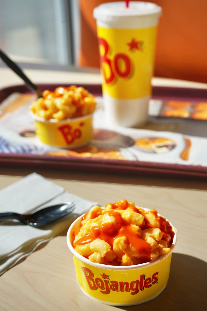THIS IS NOT A DRILL 🚨 Buffalo Mac and Cheese is here and it's 🔥 We know what you're having for lunch...